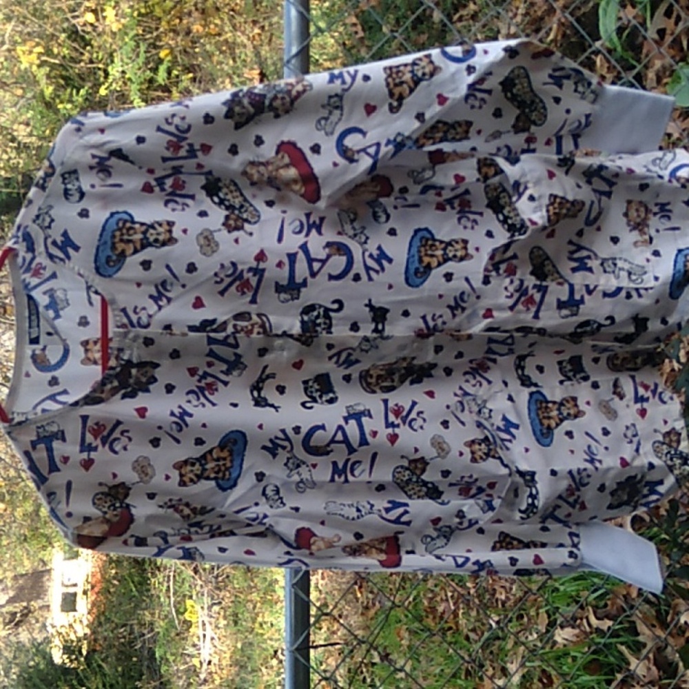 🩺 Working Scrubs "My Cat Loves Me" size XS long sleeve button up scrubs jacket